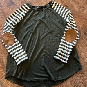 NWOT! Chic Soul LongSleeve